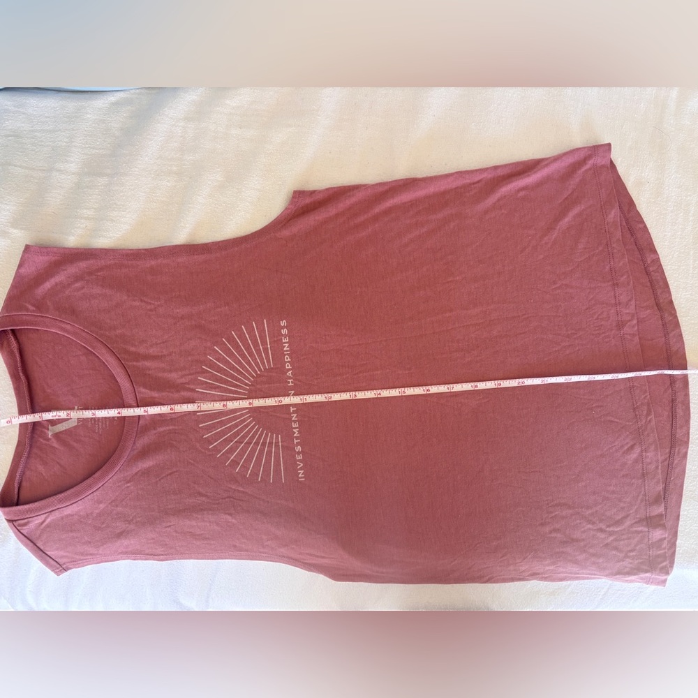 Vuori Investment in Happiness Muscle Tank Top Sleeveless Mauve Pink Large Sun - Picture 5 of 8